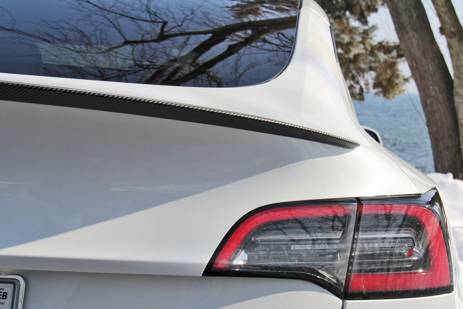 Model Y Spoiler Carbon Fiber