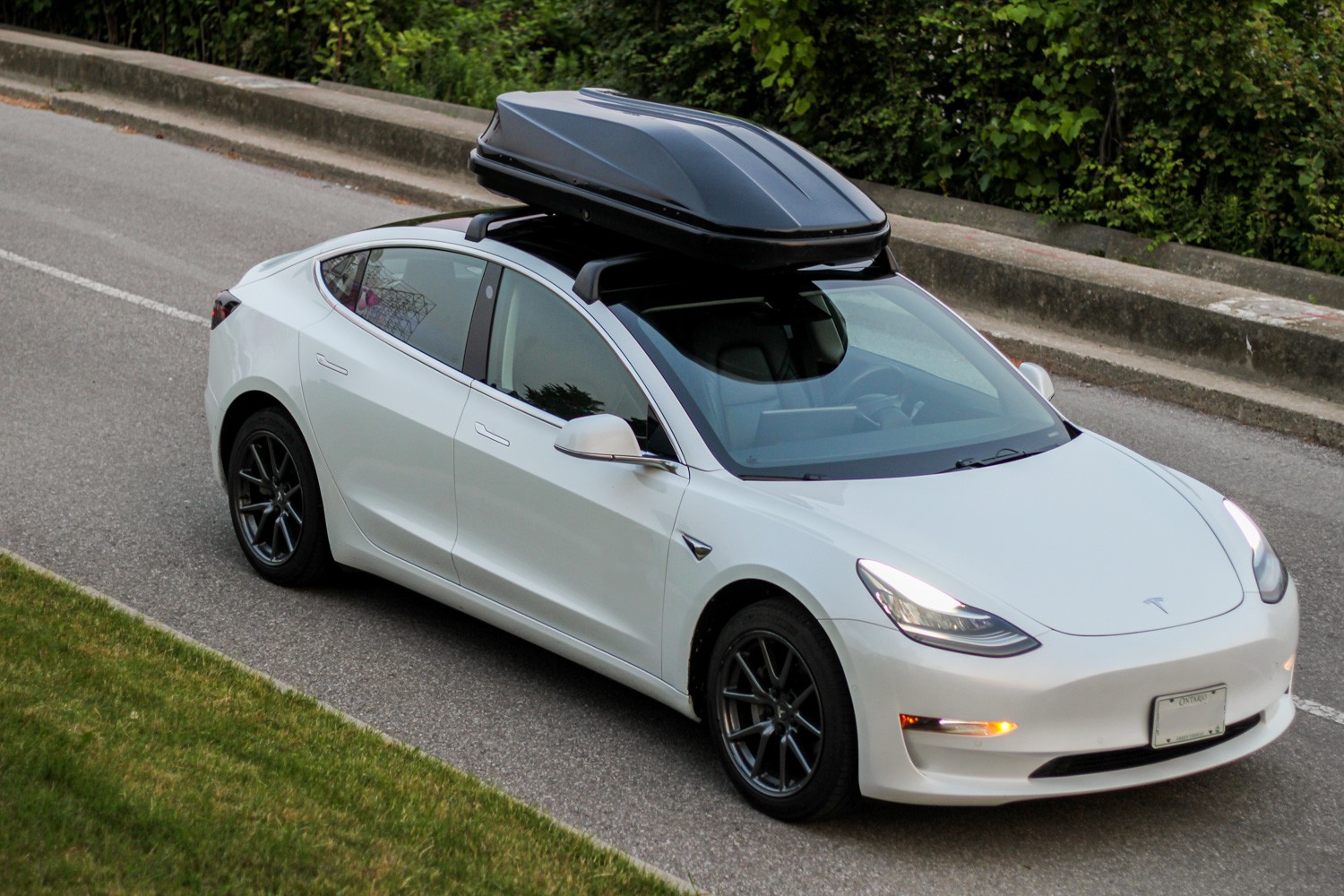 Tesla Model 3 Rooftop Cargo Box