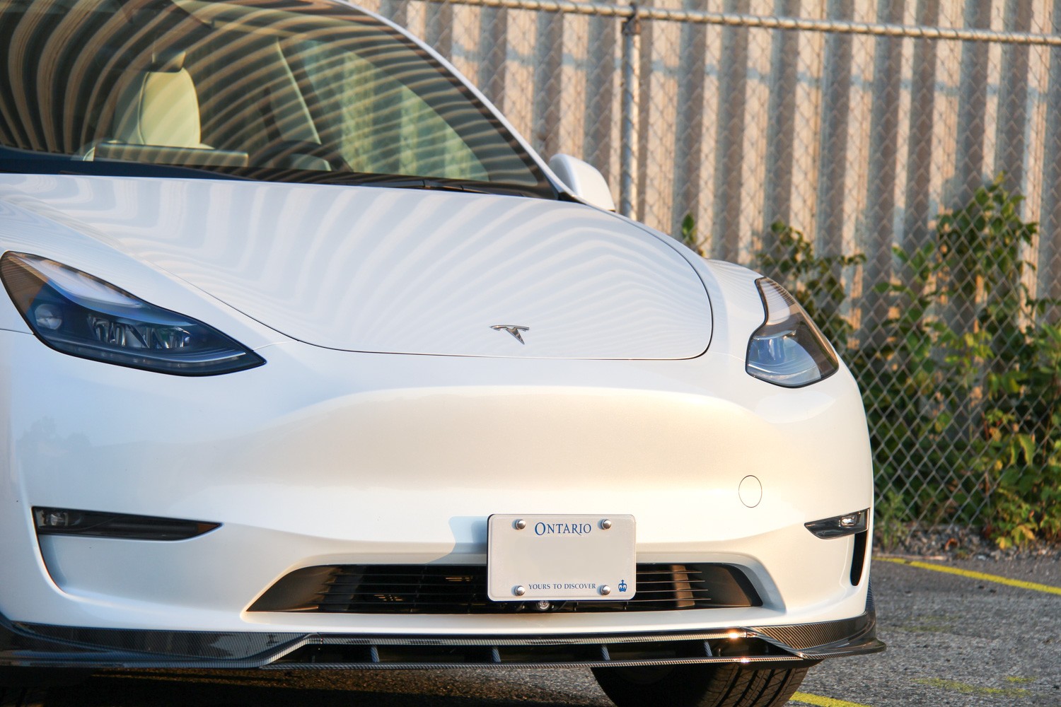 Removable front licence plate for model 3