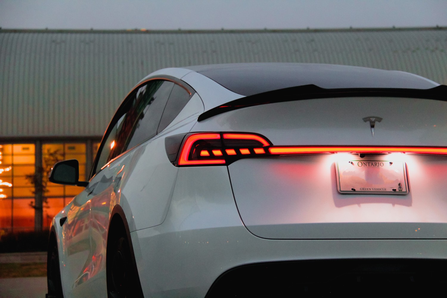 Model Y/3 Tailight Cyberstream