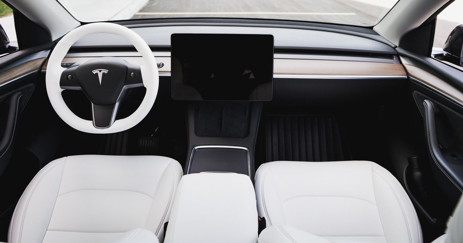 Tesla steering wheel cover tan interior Model y/3