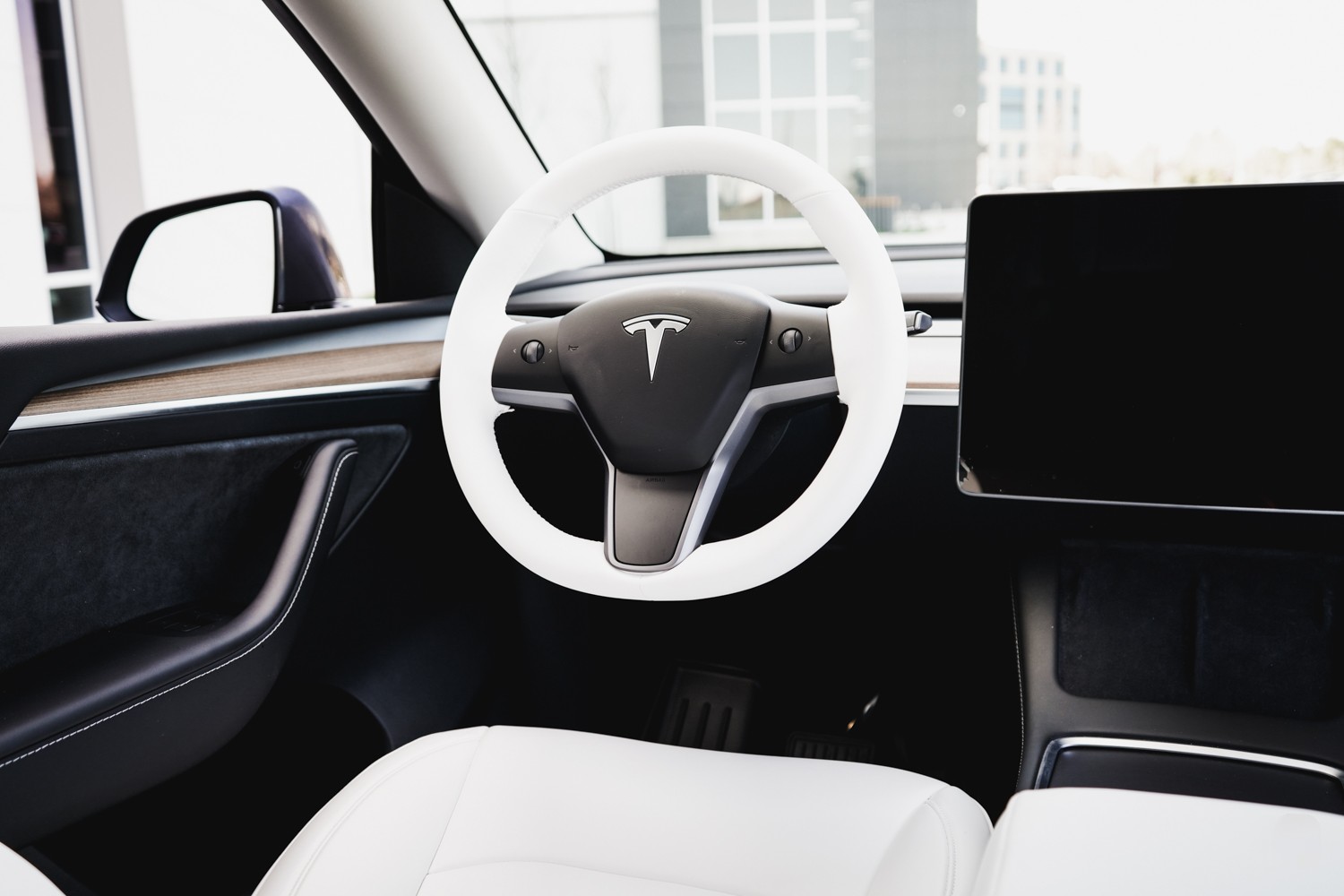 Model Y Steering Wheel Cover - Hand Stitch - Dove White - Image 5