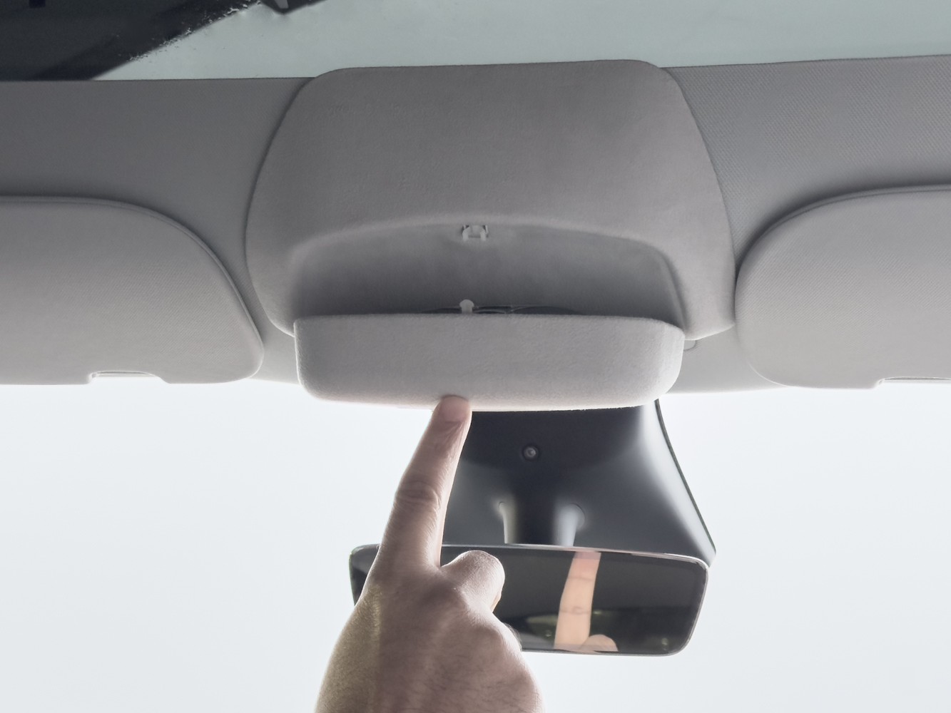 Tesla Model Y/3 Sun Glasses Holder